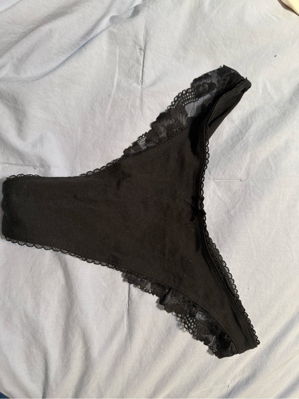 Victoria's Secret Black Lace-Trim Bikini Panty